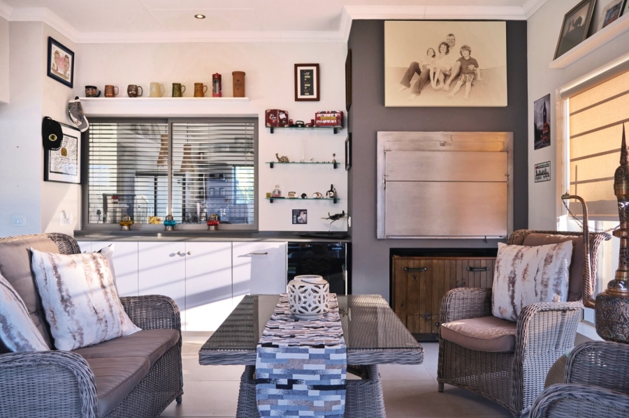 4 Bedroom Property for Sale in Earls Court Lifestyle Estate Western Cape